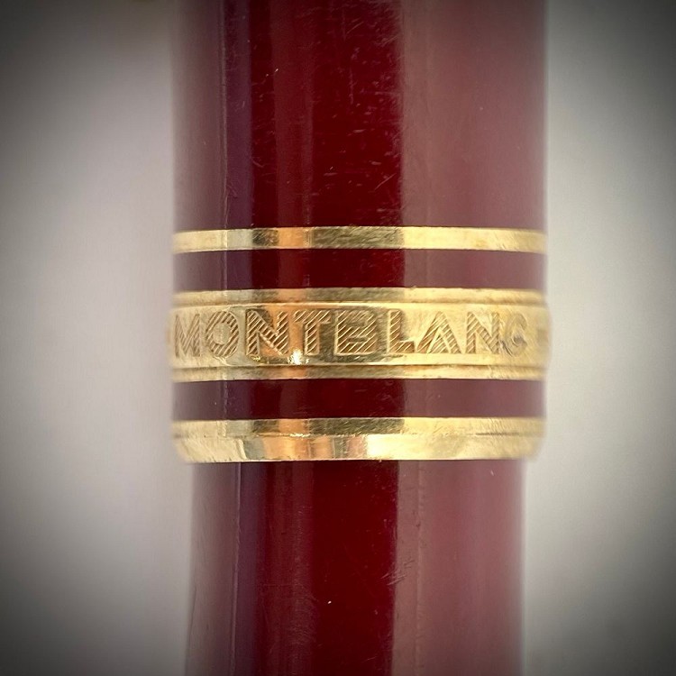 montblanc-vintage-small-fountain-pen-meisterstuck-burgundy